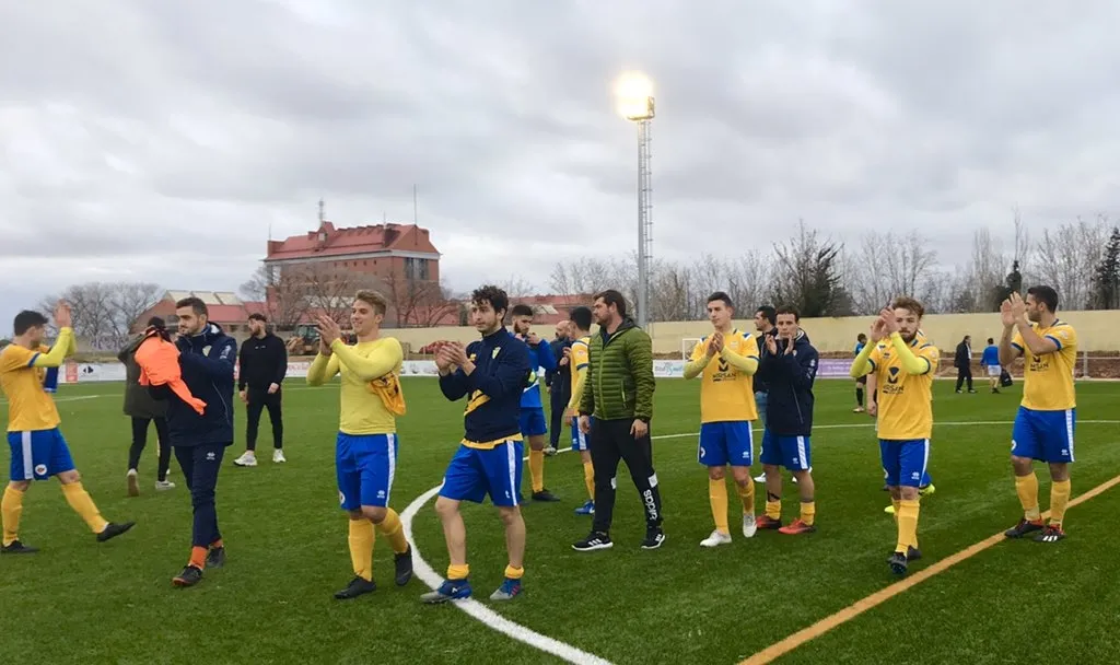 Los jugadores del Monterrey celebran su victoria ante el Alba de Tormes CF / RSMonterrey