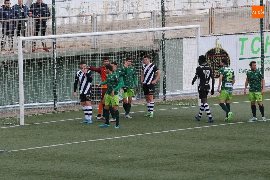 Foto 7 - Justa y trabajada victoria del Guijuelo ante el Haro deportivo (2-0)