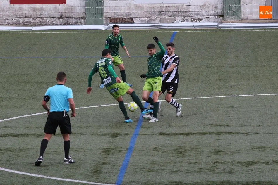 Foto 5 - Justa y trabajada victoria del Guijuelo ante el Haro deportivo (2-0)