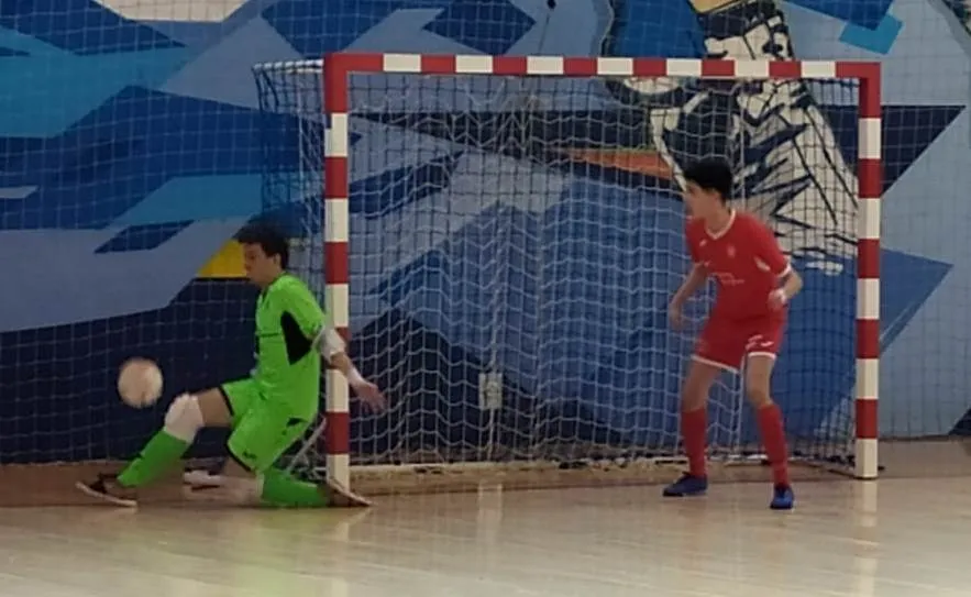 Foto 3 - Al III Juvenil le mira un tuerto en su visita al River Zamora  