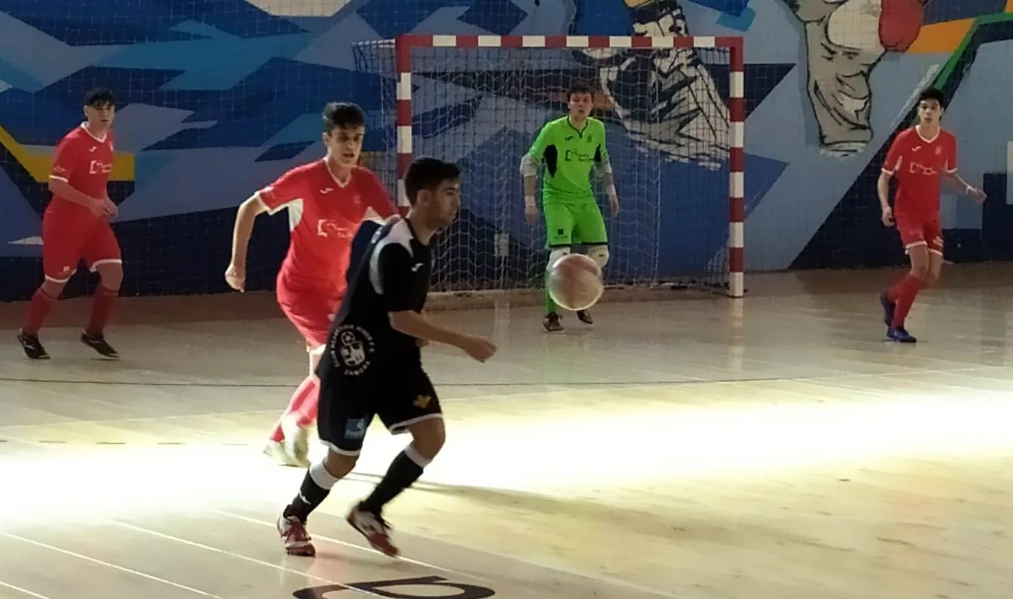 Foto 2 - Al III Juvenil le mira un tuerto en su visita al River Zamora  