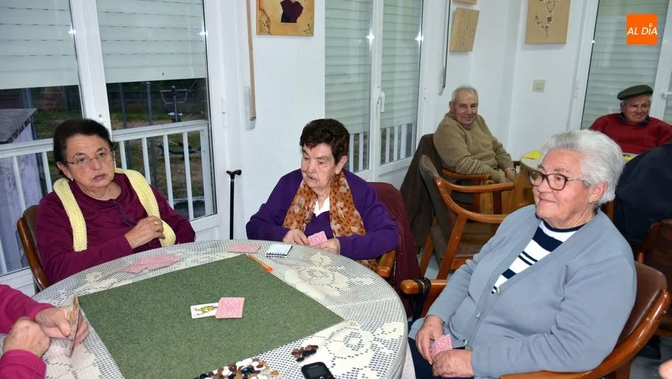 Foto 4 - Jos&eacute; Herrero y Manuel Bernal consiguen el XIX Campeonato de Tute del hogar del jubilado de...