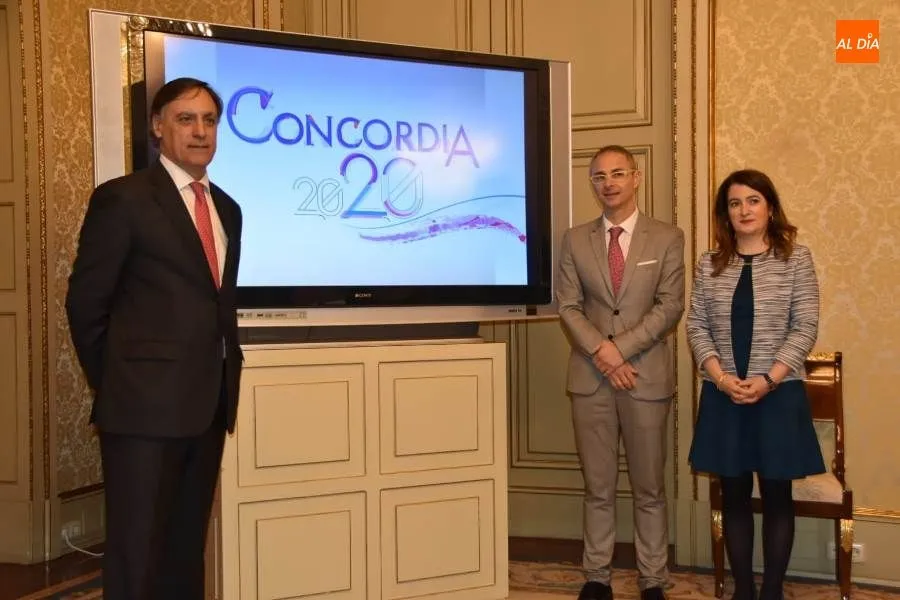 El alcalde, Carlos García Carbayo, y el rector, Ricardo Rivero, en la presentación de esta iniciativa. Foto de Paula Zorita