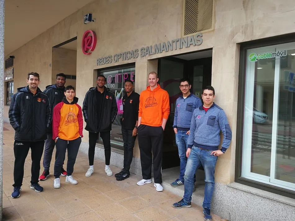 Foto 6 - Aquimisa Carbajosa visita a sus patrocinadores para agradecerles el apoyo  