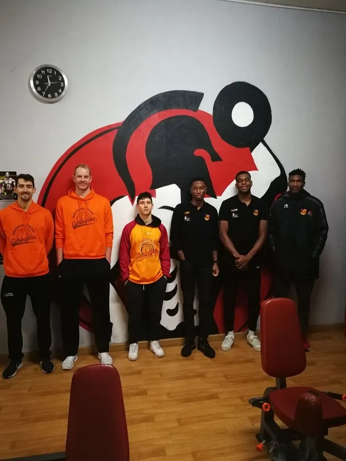 Foto 5 - Aquimisa Carbajosa visita a sus patrocinadores para agradecerles el apoyo  