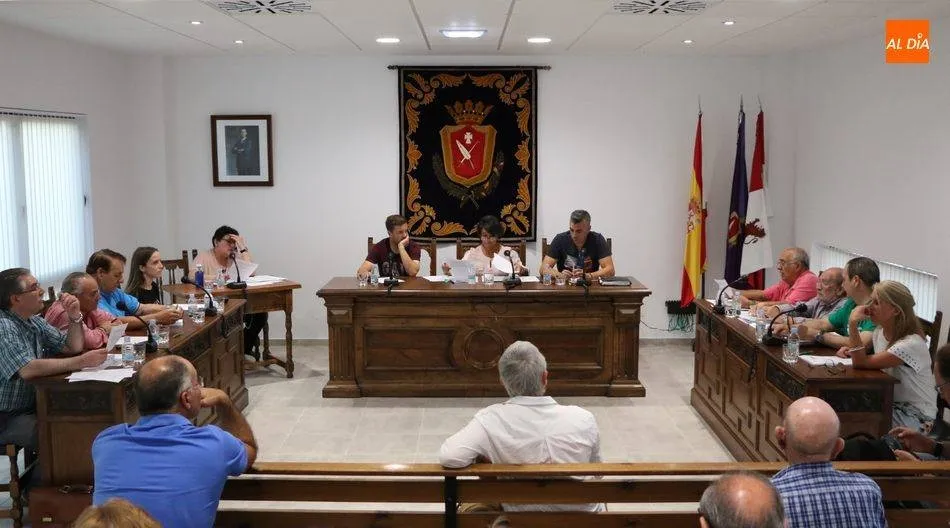 El pleno será de carácter extraordinario y se celebrará el  jueves a las 9 de la mañana / CORRAL