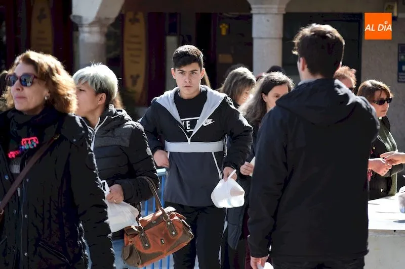 Foto 10 - La &lsquo;Operaci&oacute;n Bocata&rsquo; vuelve a supera el millar de bocadillos repartidos en Alba de Tormes