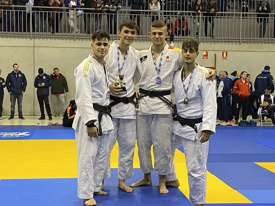 Foto 5 - El Club Doryoku obtiene tres oros y un bronce en el Sector Junior