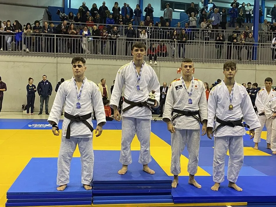 Foto 3 - El Club Doryoku obtiene tres oros y un bronce en el Sector Junior