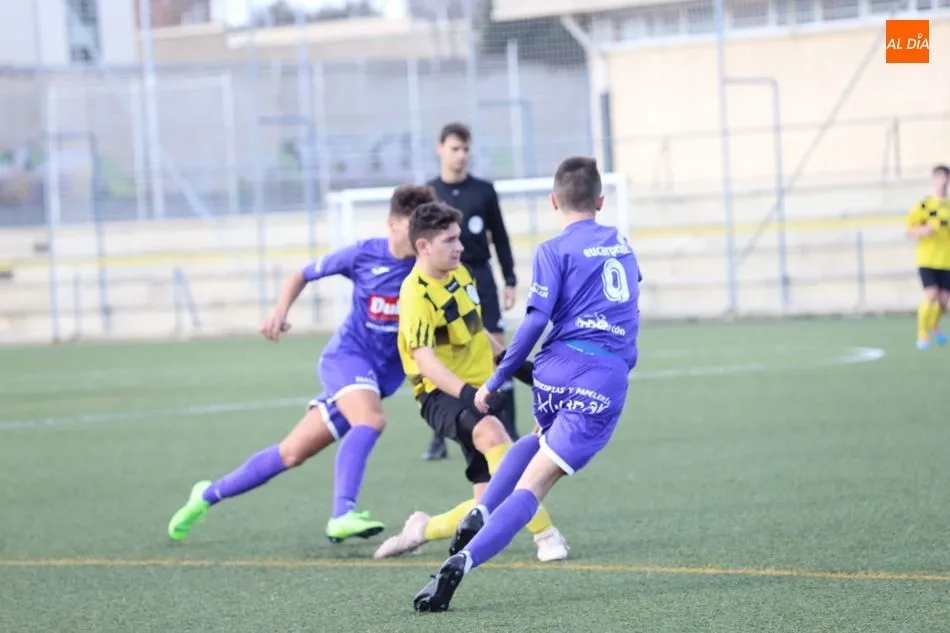 Foto 8 - El Capuchinos de Juvenil Provincial no se rinde en busca de su primera victoria de la temporada
