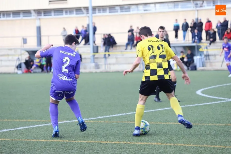 Foto 7 - El Capuchinos de Juvenil Provincial no se rinde en busca de su primera victoria de la temporada