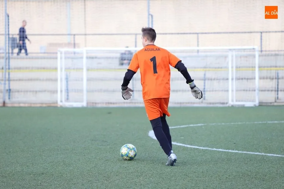 Foto 3 - El Capuchinos de Juvenil Provincial no se rinde en busca de su primera victoria de la temporada