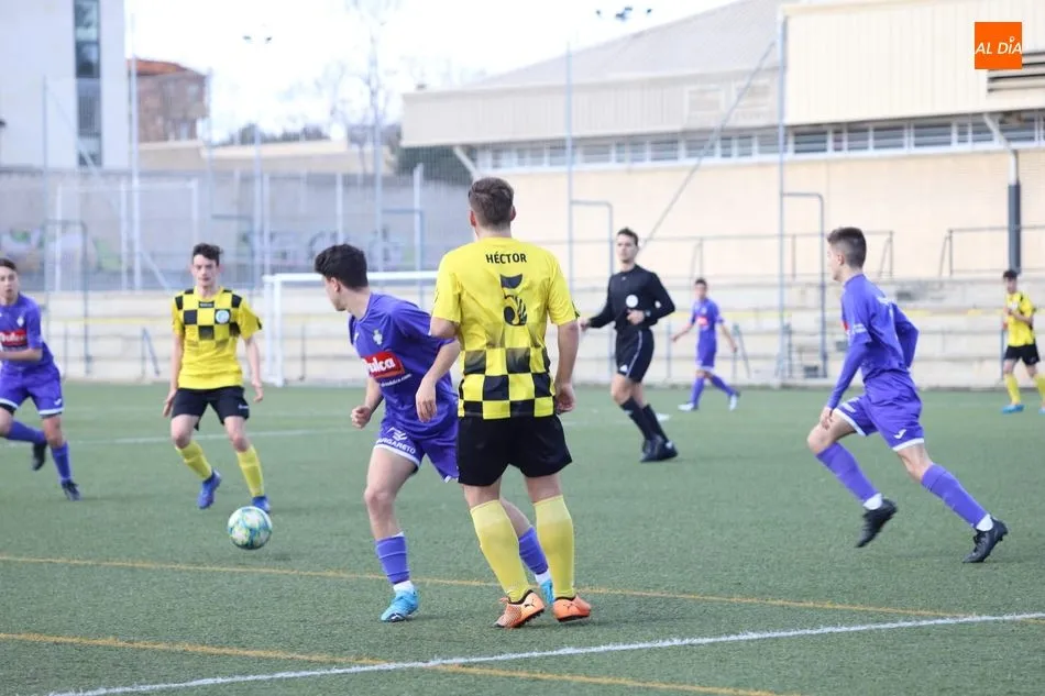 Foto 2 - El Capuchinos de Juvenil Provincial no se rinde en busca de su primera victoria de la temporada