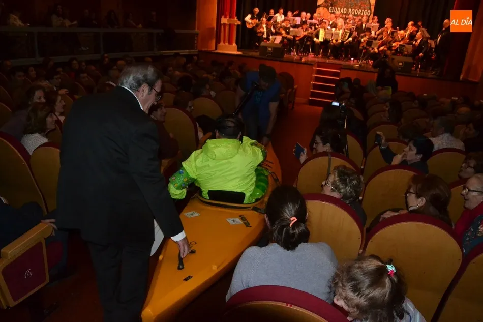 Foto 2 - La Rondalla presenta sus Coplas con la compa&ntilde;&iacute;a de Greta Thunberg, Gila y un doble de Farina  
