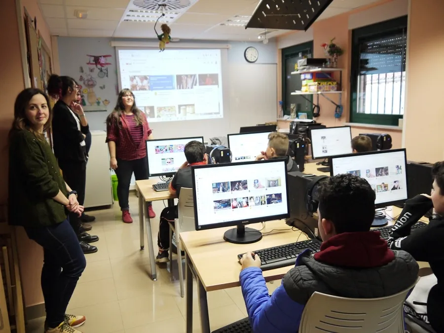 Foto 5 - Contin&uacute;an las actividades por el D&iacute;a Internacional de la Mujer y la Ni&ntilde;a en la Ciencia en...