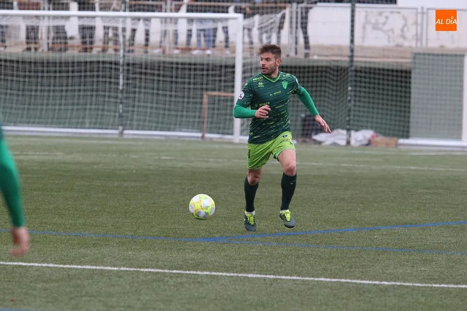 Jesús Muñoz en pleno partido en el Municipal