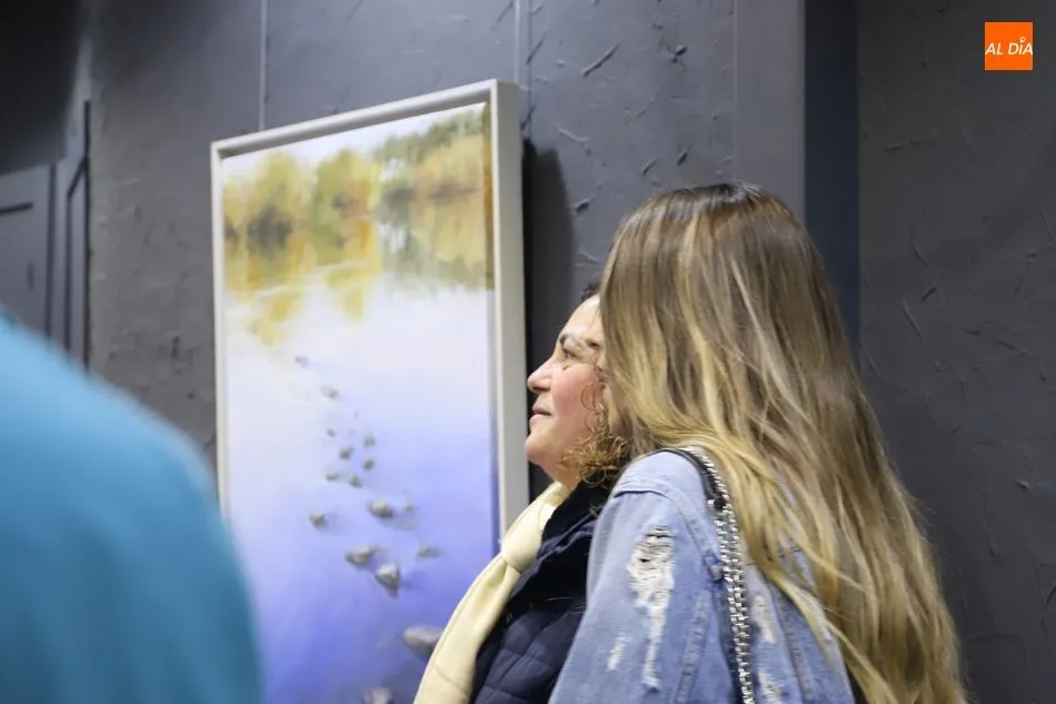 Foto 3 - La pintura de Shin Maruyama luce ya en la&nbsp;Galer&iacute;a Luis M&eacute;ndez Artesanos