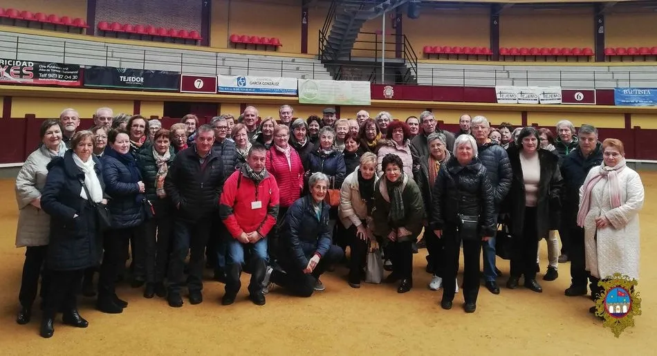 Turistas del País Vasco en la Plaza de Toros Cubierta
