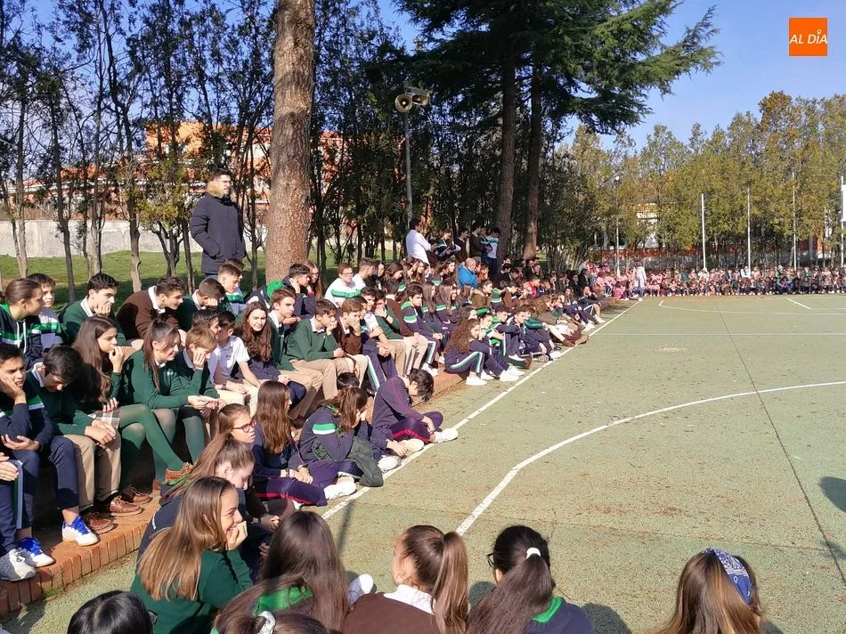 Foto 2 - El Colegio Santa Teresa de Jes&uacute;s celebra el D&iacute;a Internacional del Ni&ntilde;o