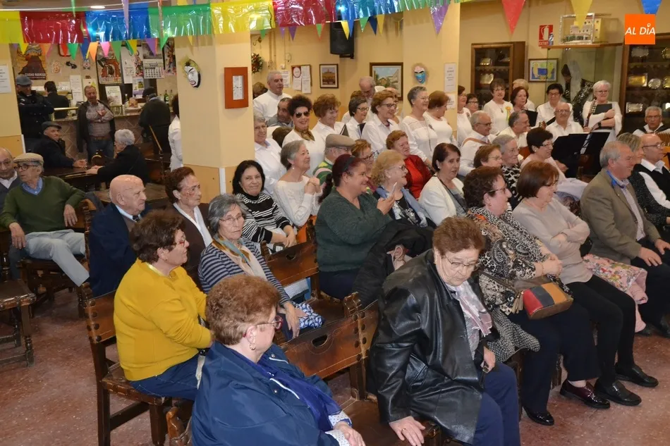 Foto 11 - Encarna Collado hace un viaje al pasado en el recuperado preg&oacute;n del Centro de Mayores  