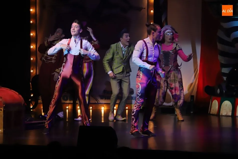 Foto 11 - El circo de Emilio Aragon encandila al p&uacute;blico del CAEM