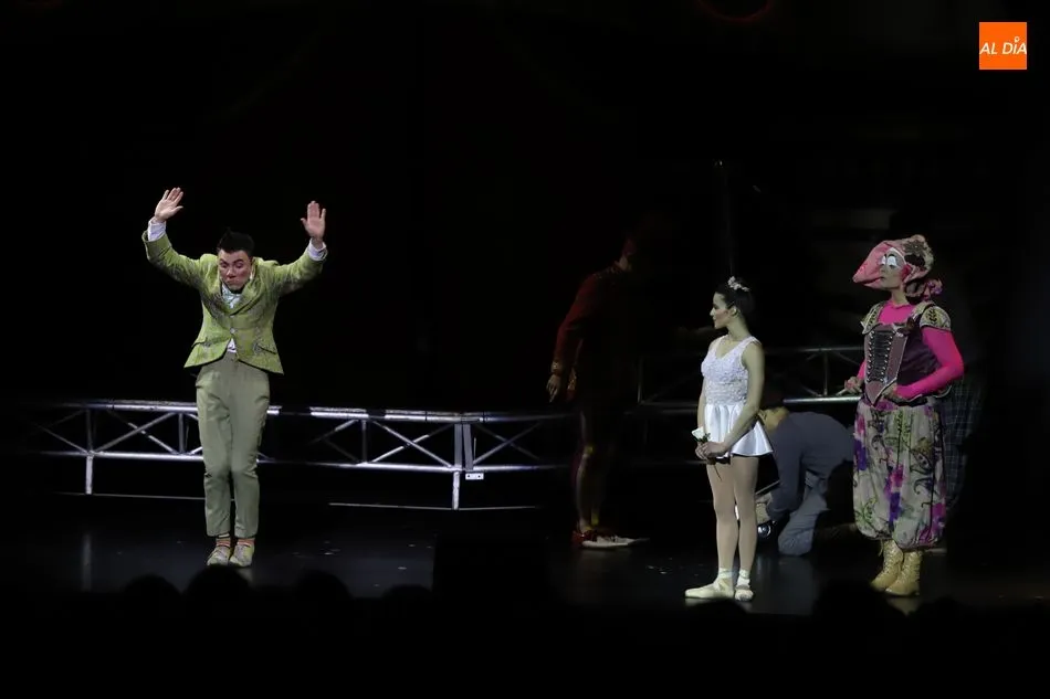 Foto 2 - El circo de Emilio Aragon encandila al p&uacute;blico del CAEM