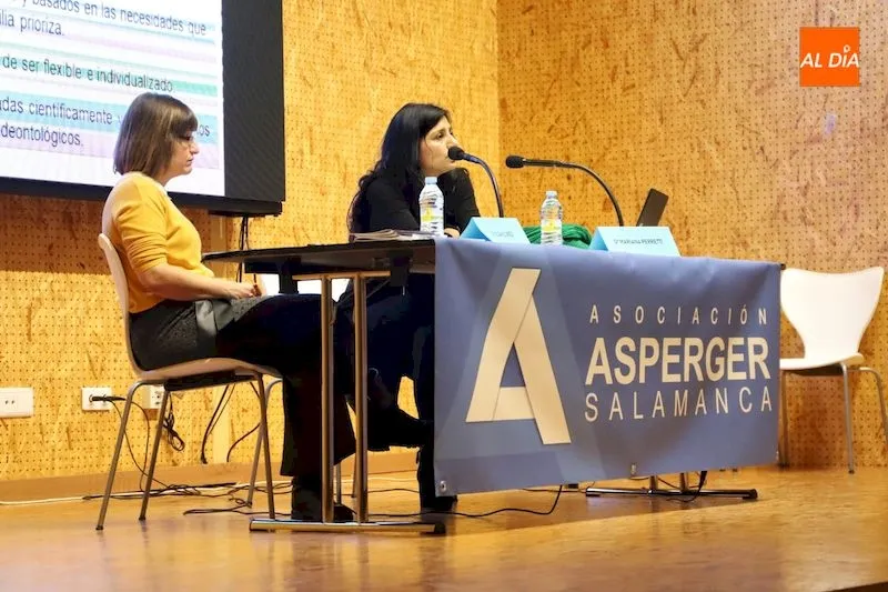 Charla ofrecida por Mariana Perreti y Olga Flores / Lydia González