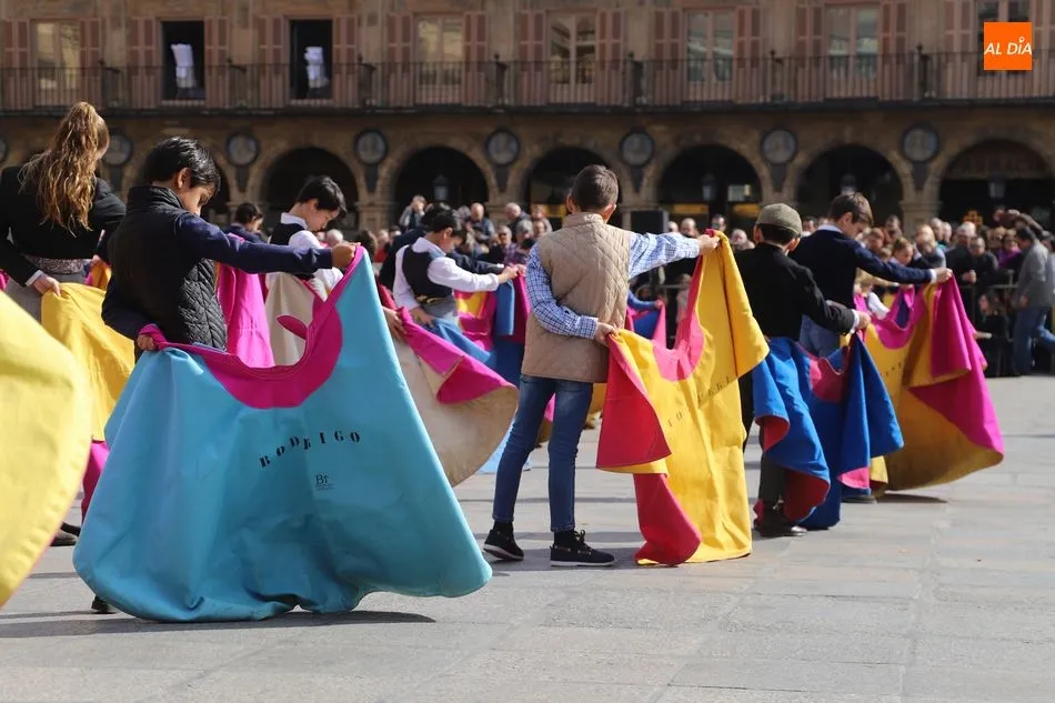 Foto 10 - La Escuela de Tauromaquia de la Diputaci&oacute;n de Salamanca presume de &lsquo;toreo&rsquo; en plena Plaza...