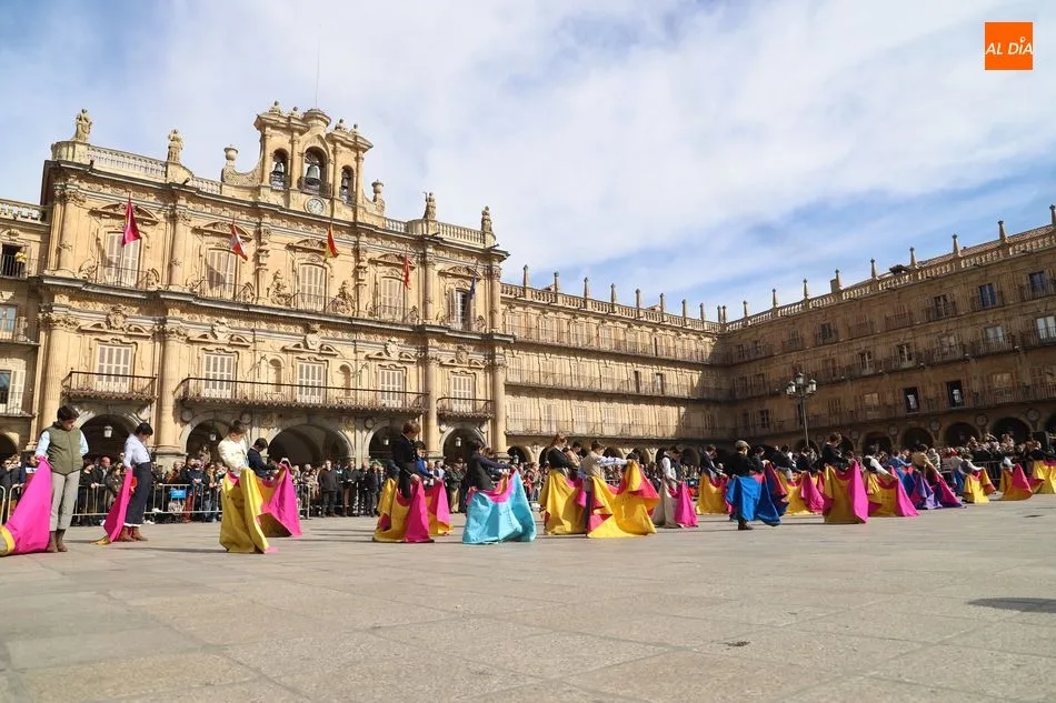Foto 9 - La Escuela de Tauromaquia de la Diputaci&oacute;n de Salamanca presume de &lsquo;toreo&rsquo; en plena Plaza...