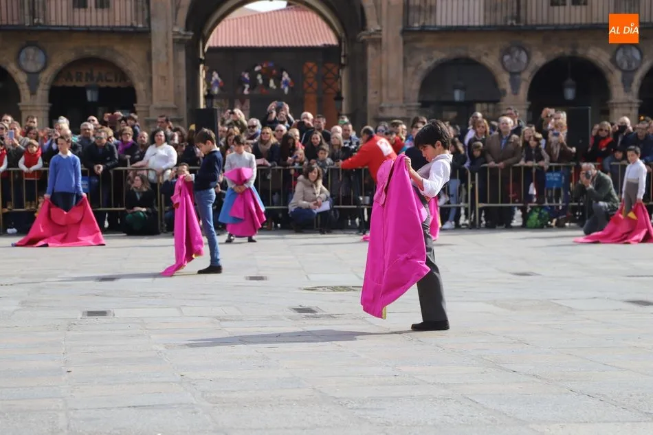 Foto 3 - La Escuela de Tauromaquia de la Diputaci&oacute;n de Salamanca presume de &lsquo;toreo&rsquo; en plena Plaza...