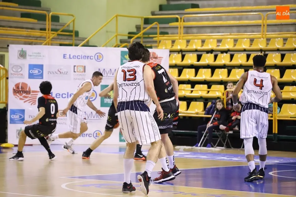 Foto 7 - El Aquimisa obra la gesta ante el Culleredo y el CB Tormes derrota al Betanzos