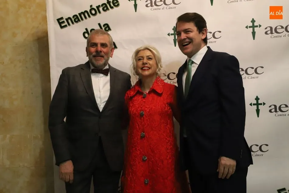 Foto 11 - Excelente asistencia a la&nbsp;XV Cena a beneficio de la Asociaci&oacute;n Espa&ntilde;ola Contra el C&aacute;ncer...
