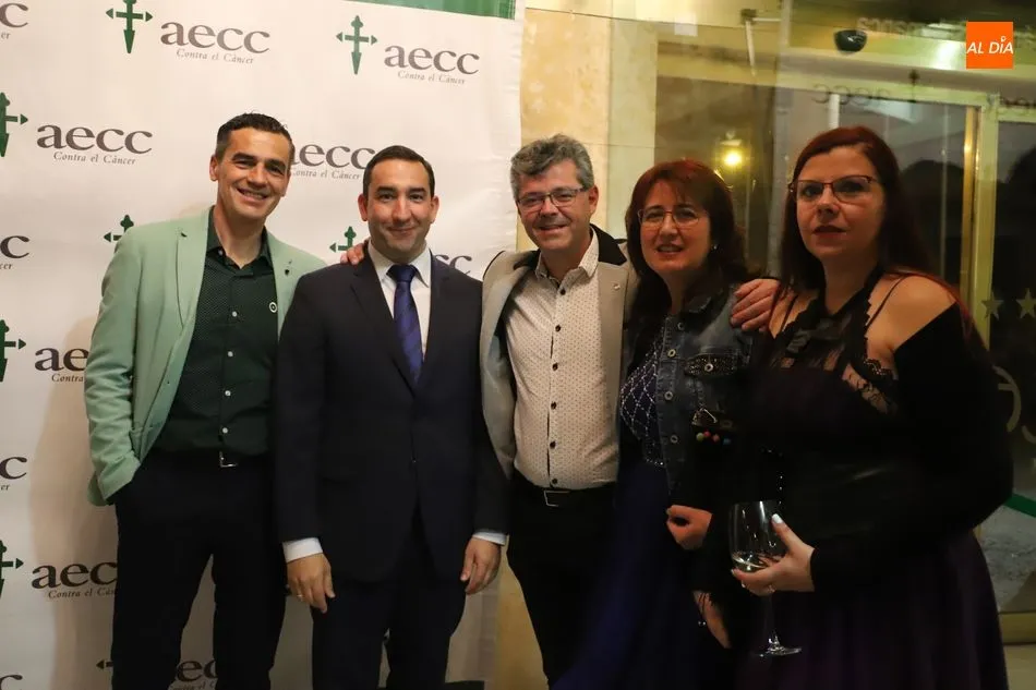 Foto 9 - Excelente asistencia a la&nbsp;XV Cena a beneficio de la Asociaci&oacute;n Espa&ntilde;ola Contra el C&aacute;ncer...