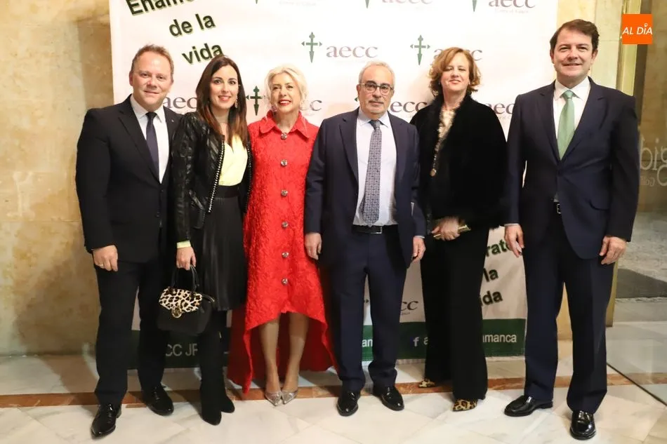 Foto 8 - Excelente asistencia a la&nbsp;XV Cena a beneficio de la Asociaci&oacute;n Espa&ntilde;ola Contra el C&aacute;ncer...