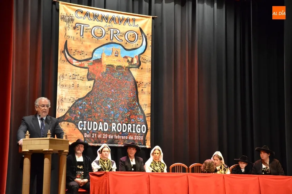 Foto 7 - Julio P&eacute;rez-Tabernero hace un repaso a la historia del caballo antes de proceder a su defensa  