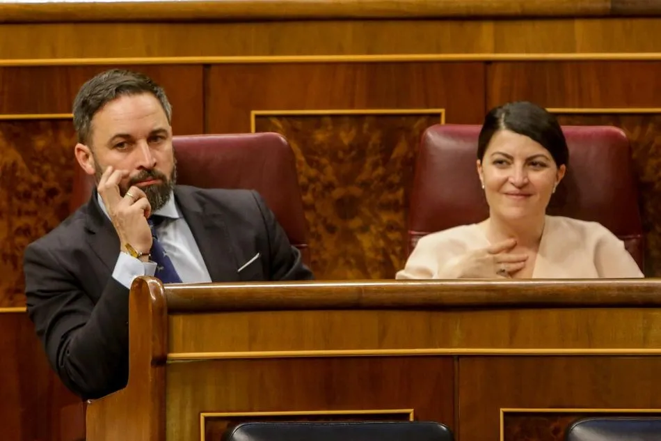 l presidente del VOX, Santiago Abascal y la secretaria general del grupo parlamentario de Vox en el Congreso, Macarena Olona| Foto: EP