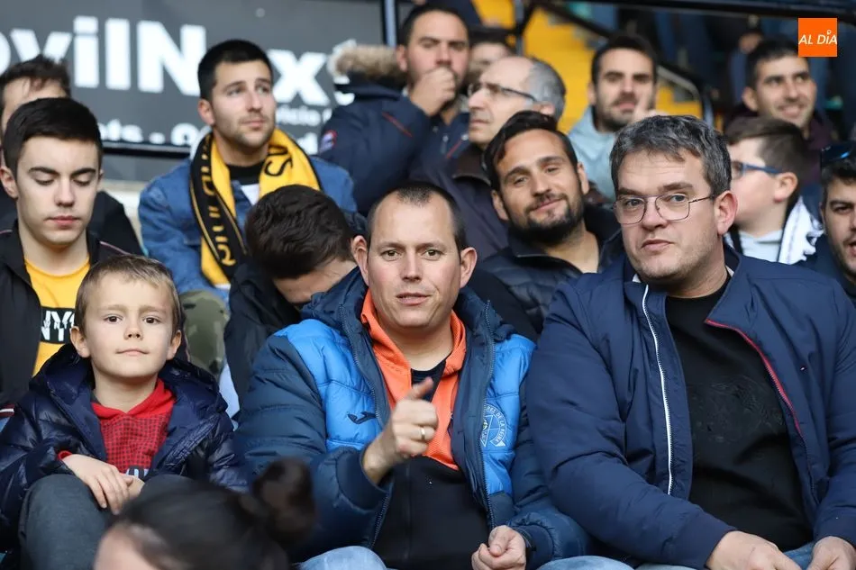 Foto 5 - El Salamanca UDS &ndash;&nbsp;Burgos, sin incidentes, con cruce de c&aacute;nticos y un buen ambiente en el...
