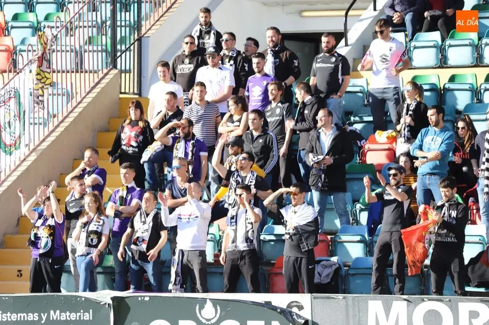 Foto 3 - El Salamanca UDS &ndash;&nbsp;Burgos, sin incidentes, con cruce de c&aacute;nticos y un buen ambiente en el...