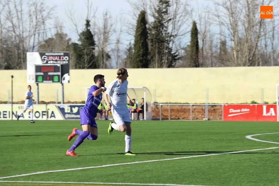 Foto 6 - El B&eacute;jar hace delirar al Mario Emilio tras tumbar a un Pe&ntilde;aranda l&iacute;der en el derbi (3-2)  