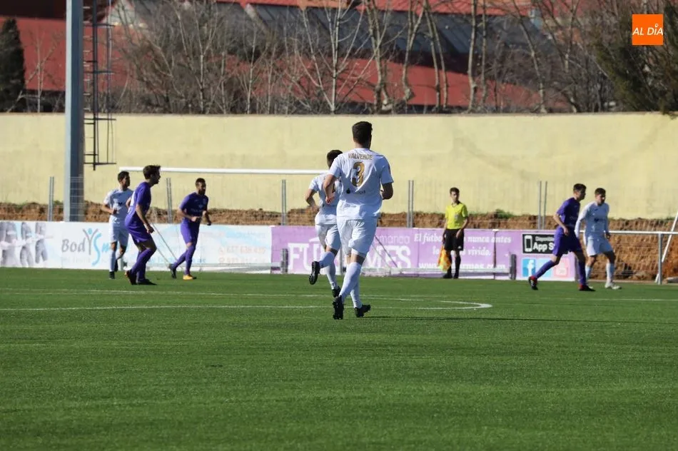 Foto 3 - El B&eacute;jar hace delirar al Mario Emilio tras tumbar a un Pe&ntilde;aranda l&iacute;der en el derbi (3-2)  