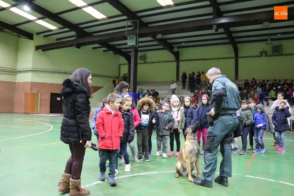La Guardia Civil se acerca en Vitigudino a los alumnos del CEIP Manuel Moreno Blanco  