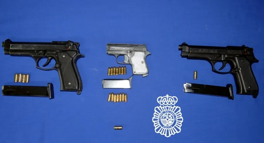 Pistolas intervenidas en esta operación