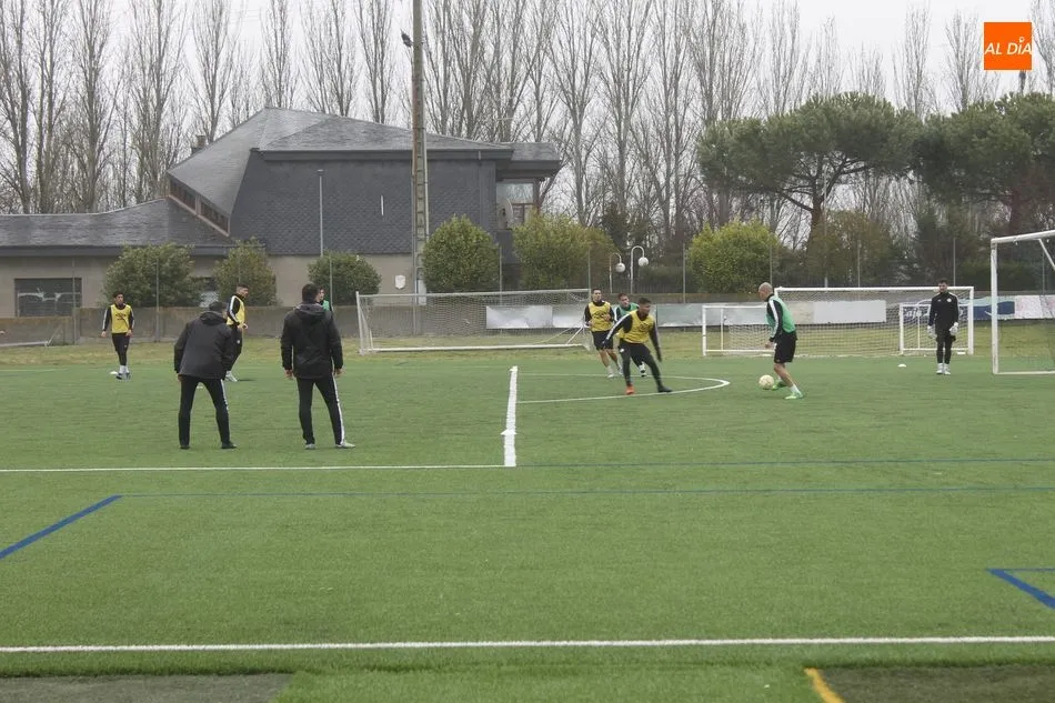 Foto 2 - El Salamanca UDS y Unionistas empiezan a trabajar el derbi&hellip;&nbsp;a escasos metros