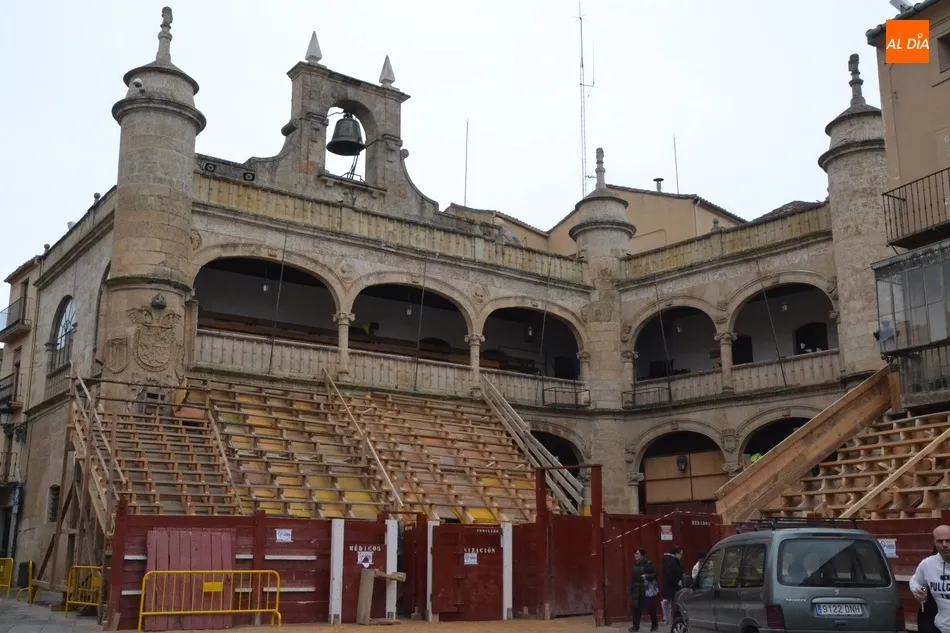 Foto 3 - Ultimado el coso taurino de la Plaza Mayor a falta de peque&ntilde;os retoques  