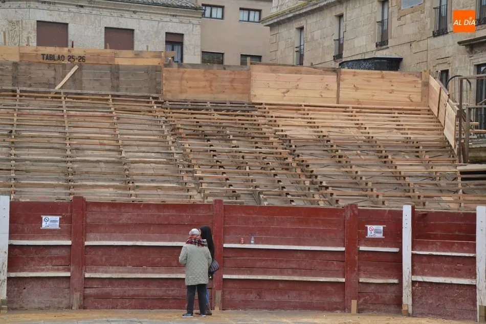 Foto 7 - Ultimado el coso taurino de la Plaza Mayor a falta de peque&ntilde;os retoques  