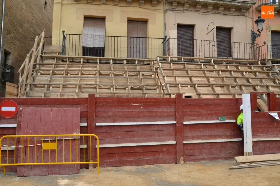 Foto 5 - Ultimado el coso taurino de la Plaza Mayor a falta de peque&ntilde;os retoques  