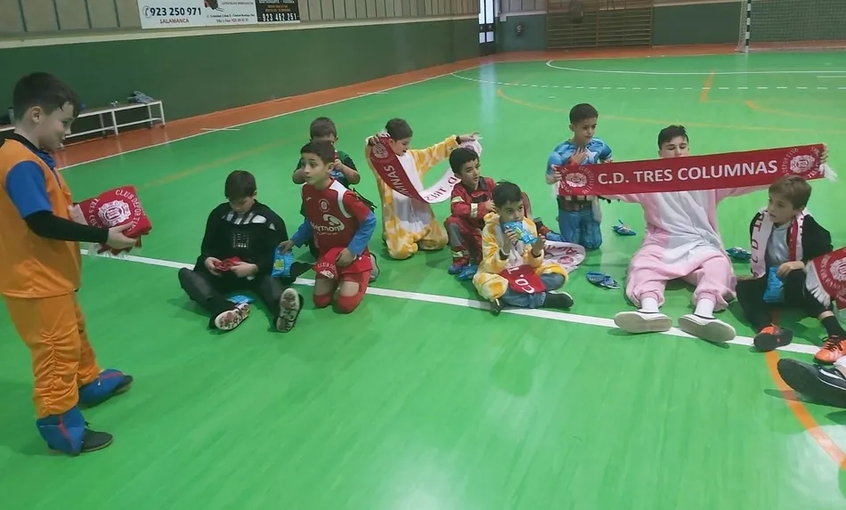 Foto 3 - Conde de Fox&aacute; &lsquo;calienta&rsquo; para los bailes carnavaleros de la mano de los benjamines del III...