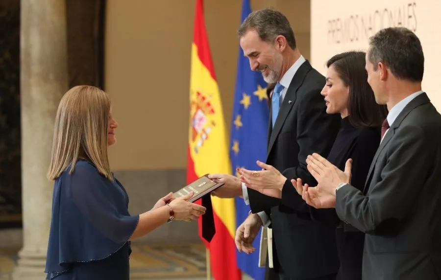 Foto 2 - Los Reyes entregan el&nbsp;Premio Nacional de Investigaci&oacute;n a la salmantina Susana Marcos