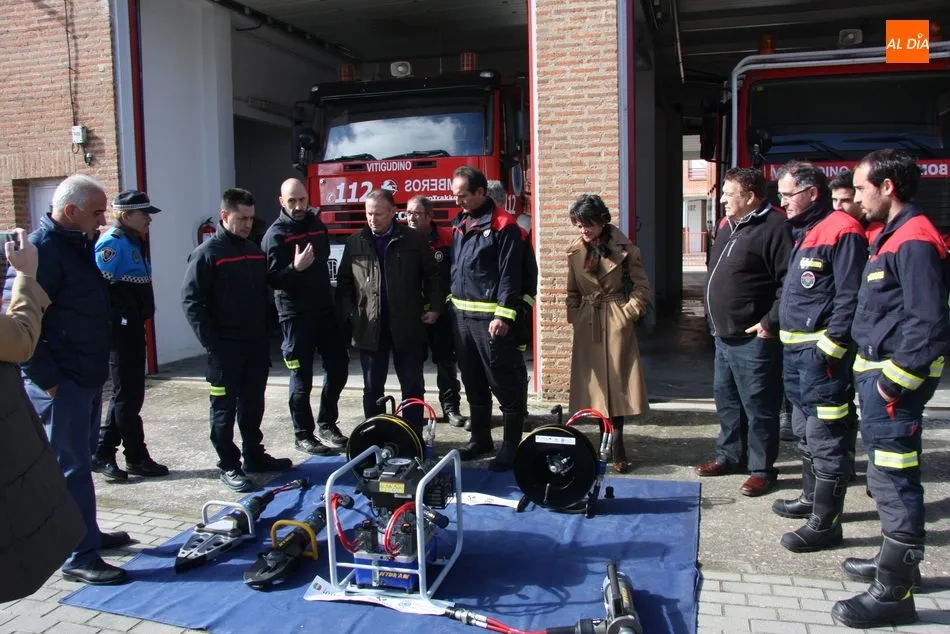 Foto 7 - La Diputaci&oacute;n entrega al Parque de Bomberos de Vitigudino un nuevo equipo de excarcelaci&oacute;n  