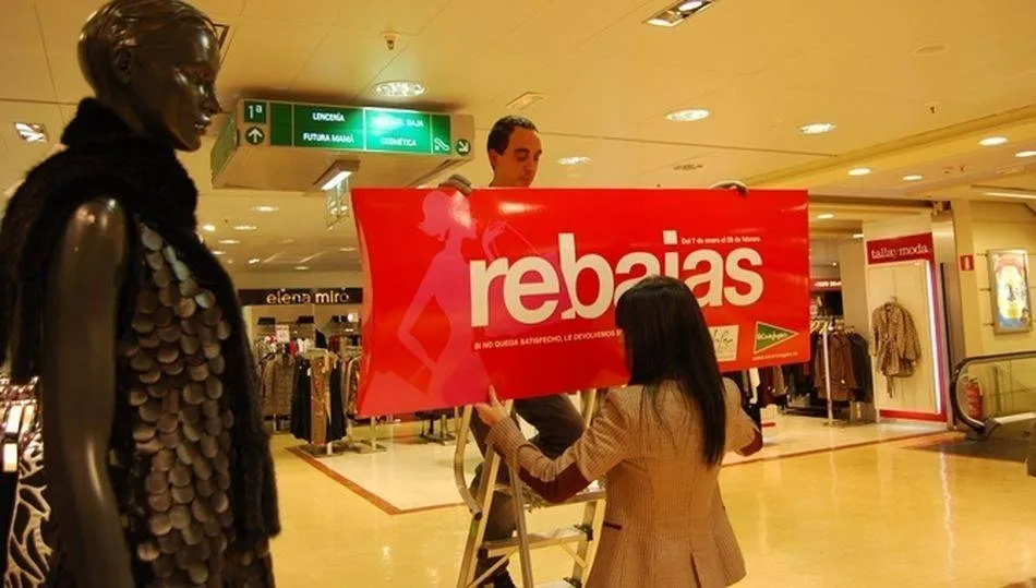 Inicio de rebajas en una gran superficie